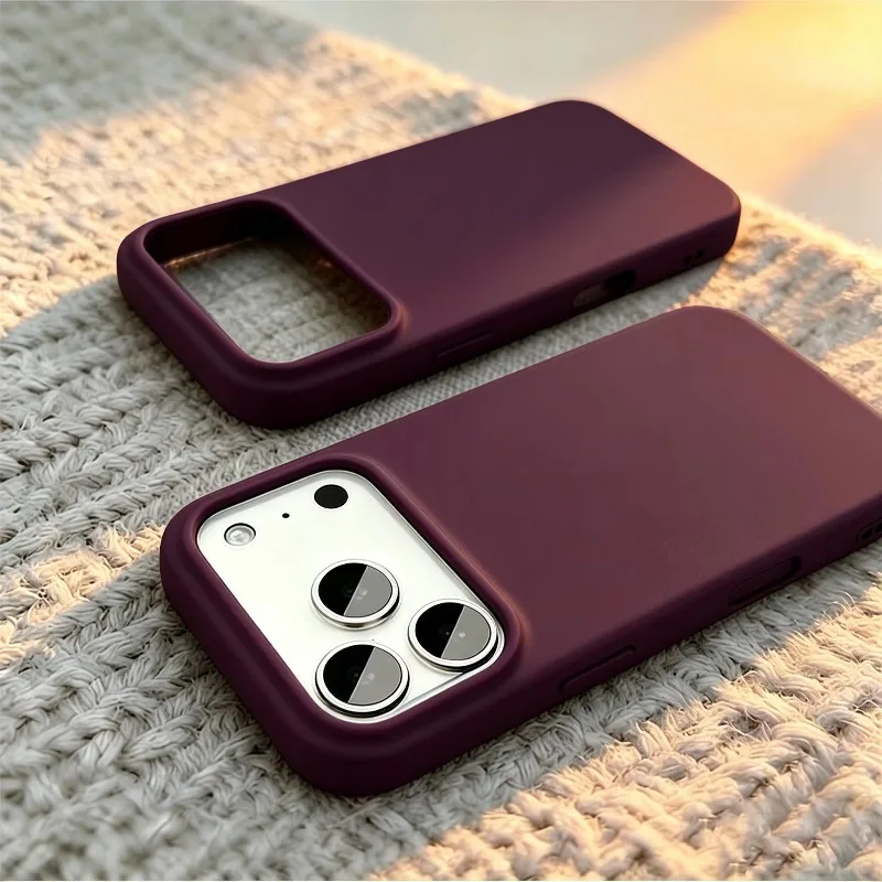 Liquid Silicone Magnetic Phone Case - غطاء هاتف فاخر من السيليكون السائل